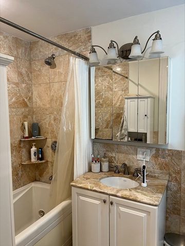 34 Greenwich Park 2, Boston, MA 02118