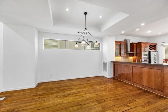 512 Jackson Hill Street, Houston, TX 77007