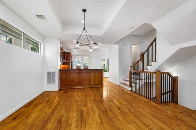 512 Jackson Hill Street, Houston, TX 77007