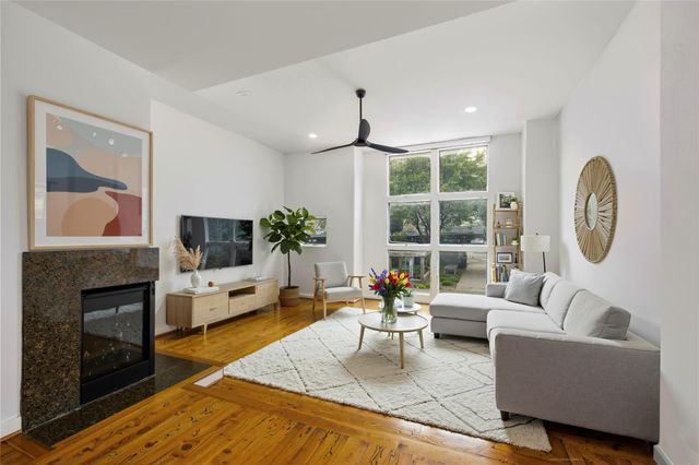 512 Jackson Hill Street, Houston, TX 77007