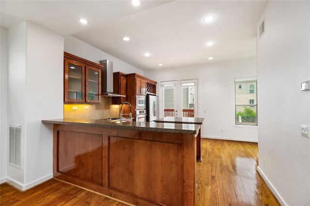 512 Jackson Hill Street, Houston, TX 77007