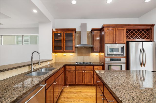 512 Jackson Hill Street, Houston, TX 77007