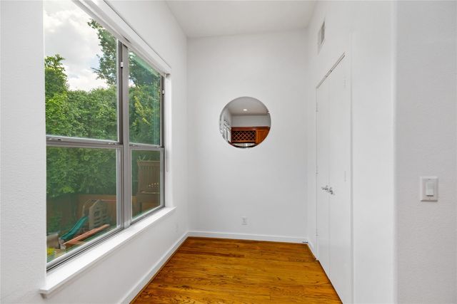 512 Jackson Hill Street, Houston, TX 77007