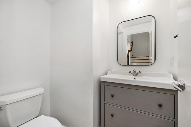 512 Jackson Hill Street, Houston, TX 77007