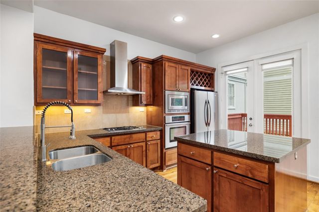 512 Jackson Hill Street, Houston, TX 77007