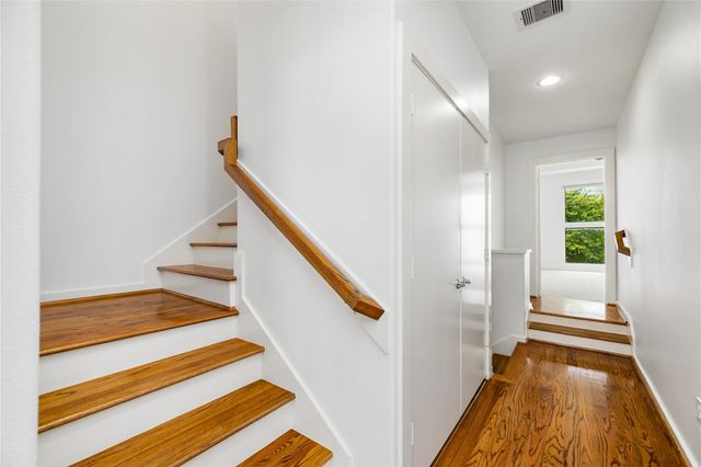 512 Jackson Hill Street, Houston, TX 77007