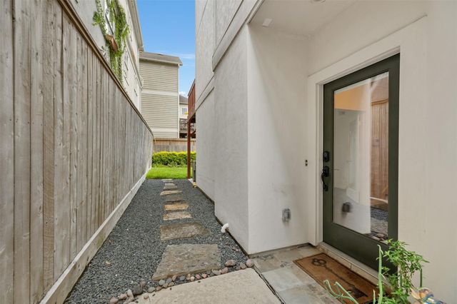 512 Jackson Hill Street, Houston, TX 77007