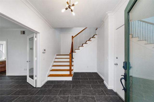 512 Jackson Hill Street, Houston, TX 77007