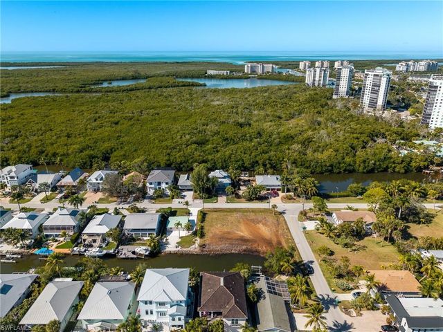 1292 Venetian WAY, Naples, FL 34110