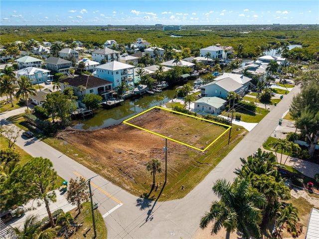 1292 Venetian WAY, Naples, FL 34110