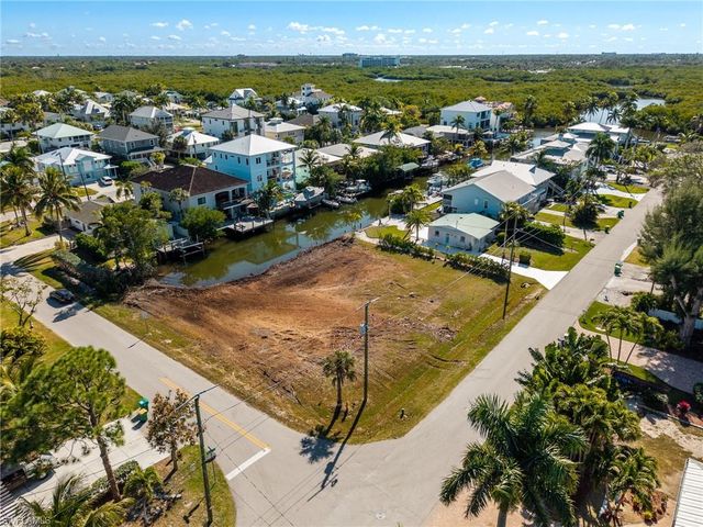 1292 Venetian WAY, Naples, FL 34110