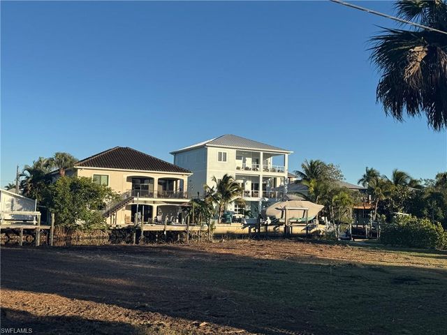 1292 Venetian WAY, Naples, FL 34110