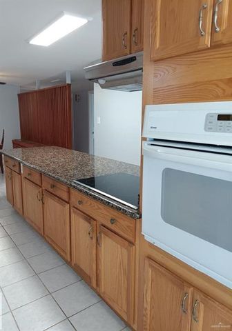 808 E Whitehouse Circle, Harlingen, TX 78550