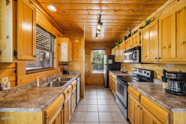 2809 White Oak Ridge Lane, Sevierville, TN 37862