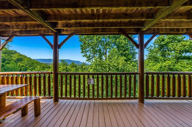 2809 White Oak Ridge Lane, Sevierville, TN 37862