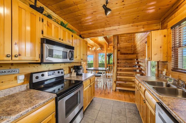 2809 White Oak Ridge Lane, Sevierville, TN 37862
