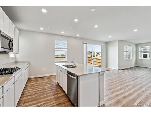 1422 Loraine Cir S, Erie, CO 80026