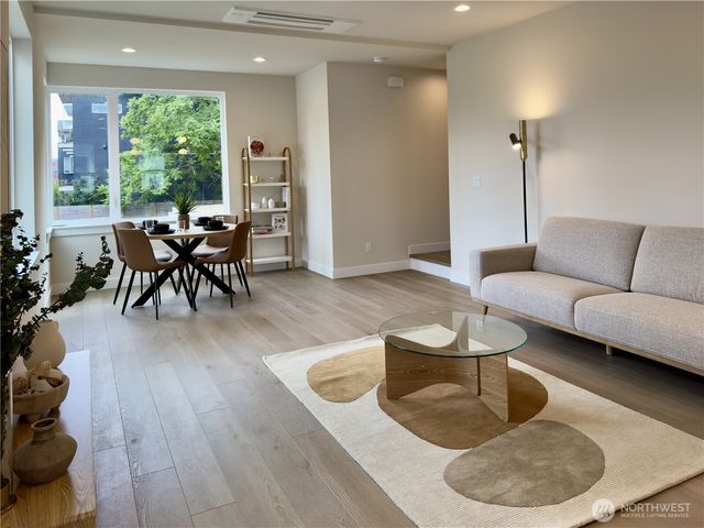 6953 42nd Avenue S, Seattle, WA 98118