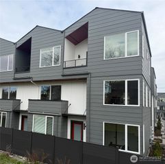 6953 42nd Avenue S, Seattle, WA 98118