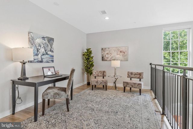1610 N QUEEN ST #211, Arlington, VA 22209