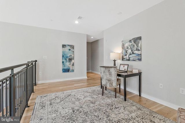 1610 N QUEEN ST #211, Arlington, VA 22209