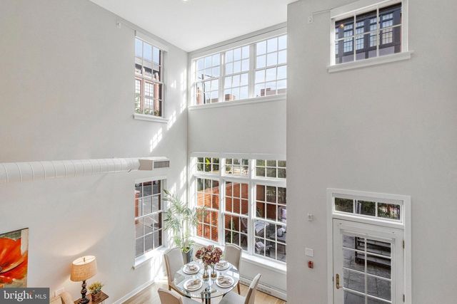 1610 N QUEEN ST #211, Arlington, VA 22209