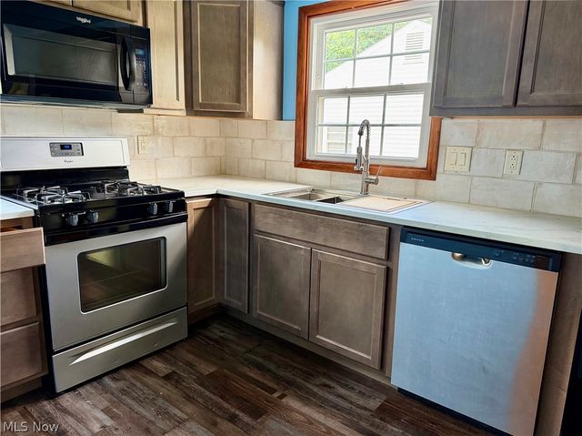1520 Gypsy Lane, Niles, OH 44446