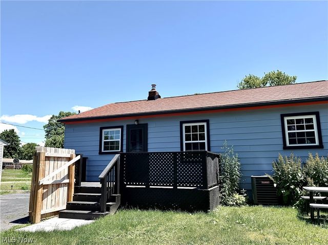 1520 Gypsy Lane, Niles, OH 44446