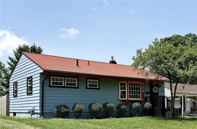 1520 Gypsy Lane, Niles, OH 44446