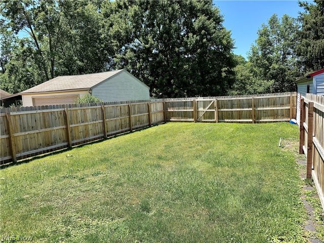 1520 Gypsy Lane, Niles, OH 44446