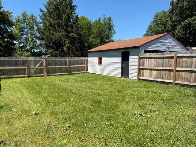1520 Gypsy Lane, Niles, OH 44446