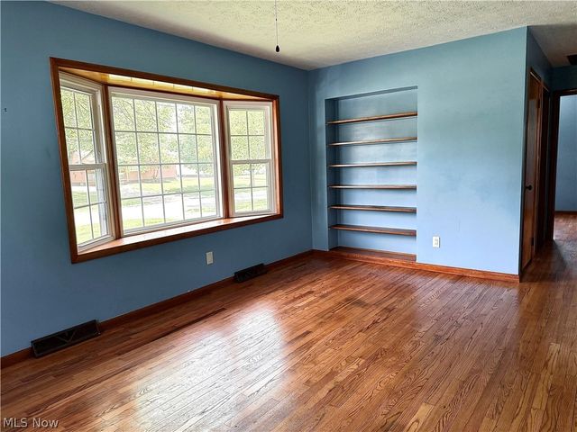 1520 Gypsy Lane, Niles, OH 44446