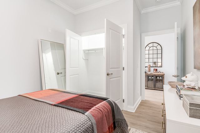 7652 Madison Street 201, Forest Park, IL 60130