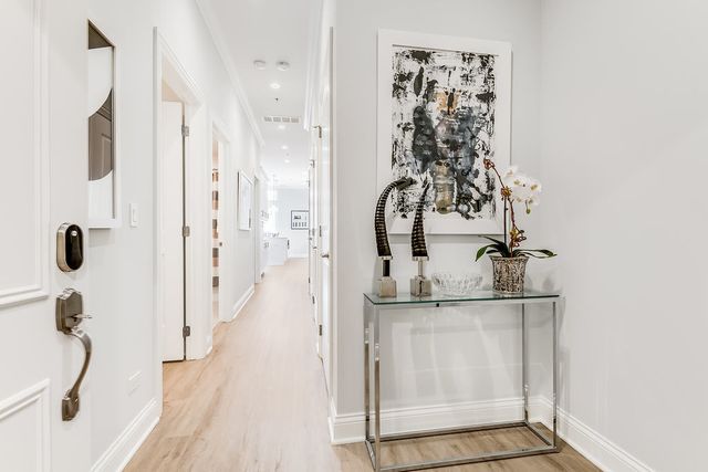 7652 Madison Street 201, Forest Park, IL 60130