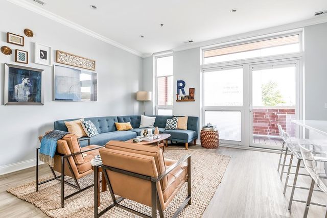 7652 Madison Street 201, Forest Park, IL 60130