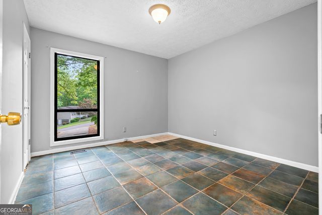 306 Covey Court, Woodstock, GA 30188
