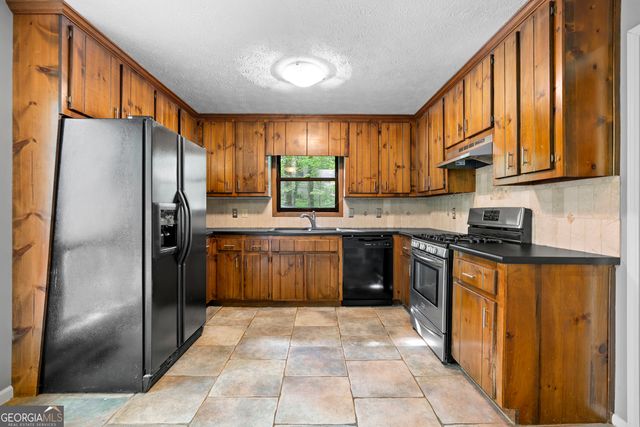 306 Covey Court, Woodstock, GA 30188