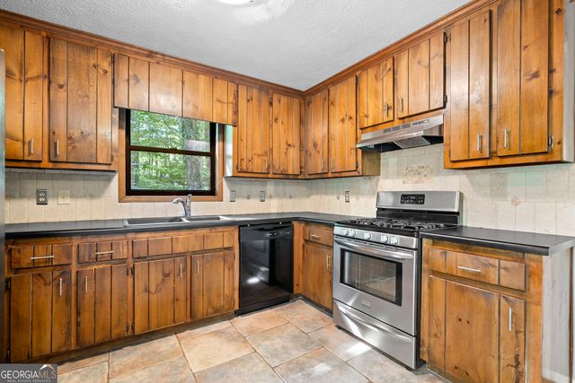 306 Covey Court, Woodstock, GA 30188