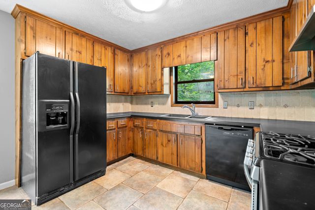 306 Covey Court, Woodstock, GA 30188