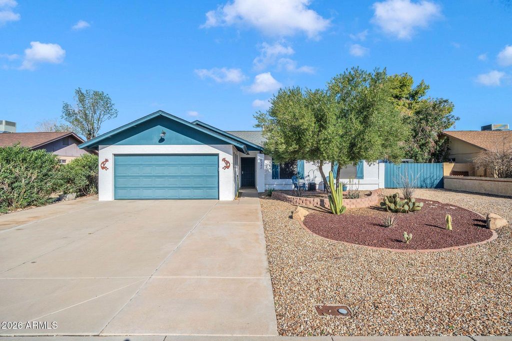 Image 1 of property listing at 8342 W SELDON Lane, Peoria, AZ 85345