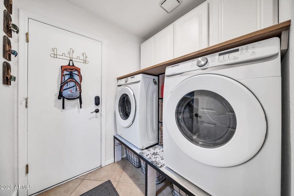 Image 18 of property listing at 8342 W SELDON Lane, Peoria, AZ 85345