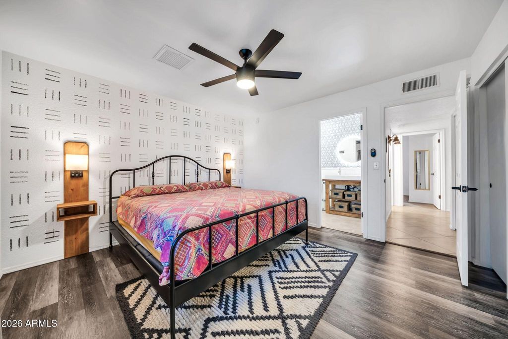 Image 19 of property listing at 8342 W SELDON Lane, Peoria, AZ 85345