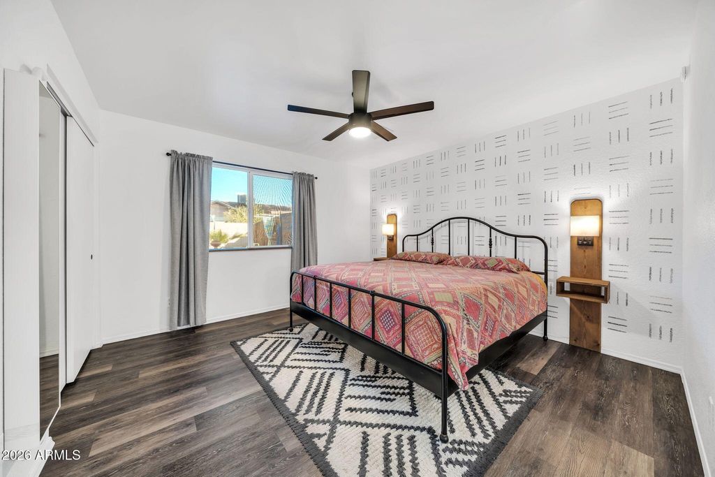 Image 20 of property listing at 8342 W SELDON Lane, Peoria, AZ 85345