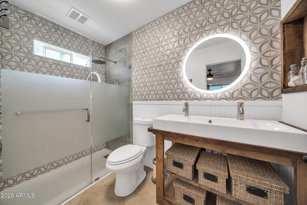 Image 21 of property listing at 8342 W SELDON Lane, Peoria, AZ 85345