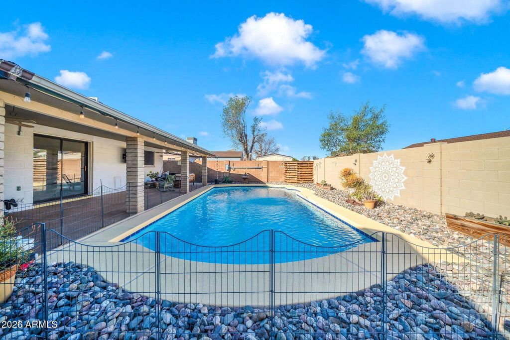 Image 31 of property listing at 8342 W SELDON Lane, Peoria, AZ 85345