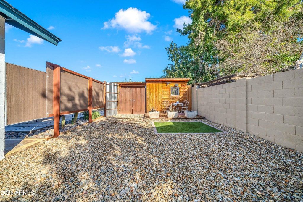 Image 39 of property listing at 8342 W SELDON Lane, Peoria, AZ 85345