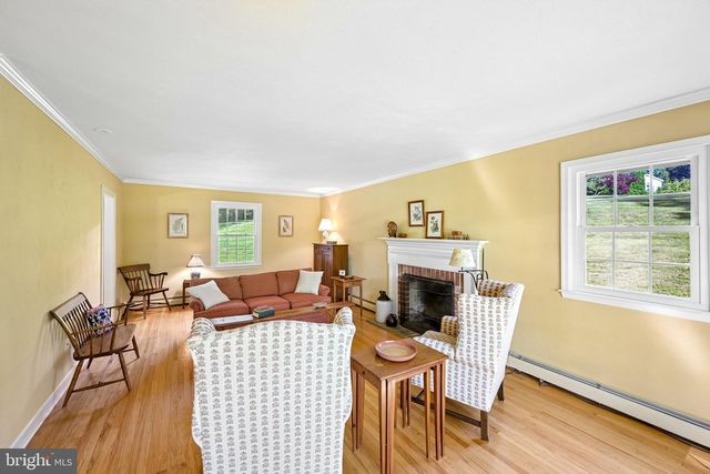 36 DOGWOOD LN, Glen Mills, PA 19342