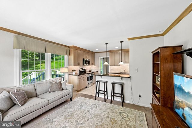 36 DOGWOOD LN, Glen Mills, PA 19342