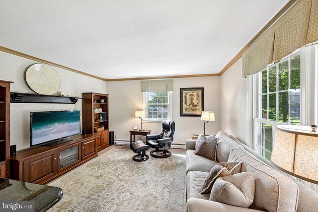 36 DOGWOOD LN, Glen Mills, PA 19342