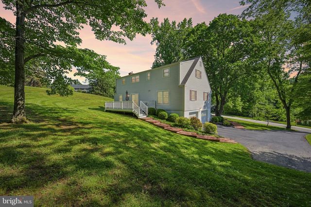 36 DOGWOOD LN, Glen Mills, PA 19342